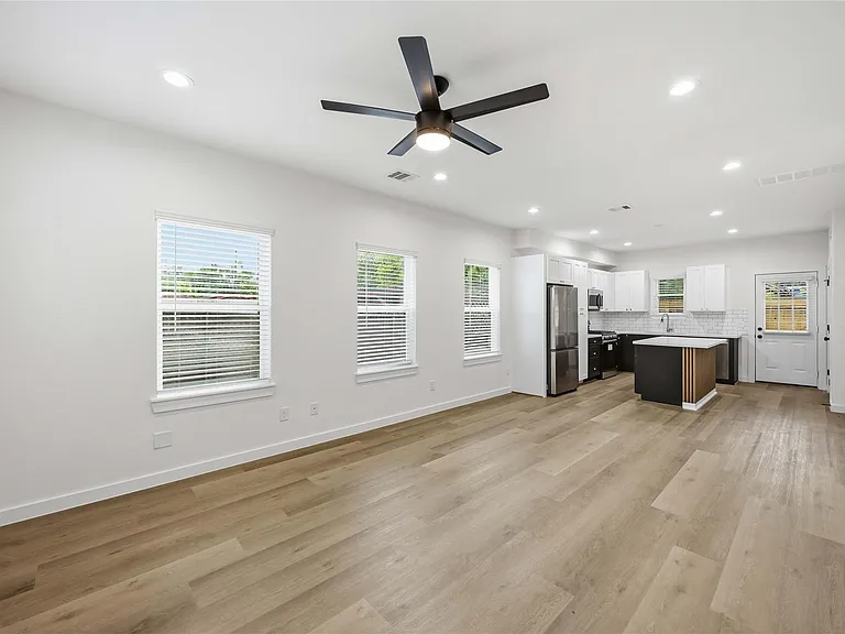 8412 Darien St #B — Photo 7