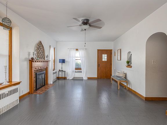 3rd image of 714 N Oneida St