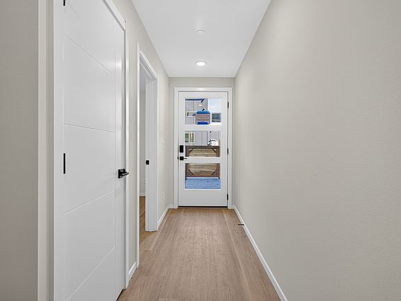 5th image of 1001 NE 180th St
