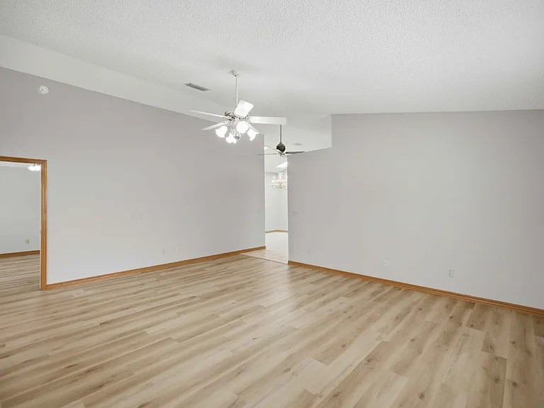 9177 SW 91st Cir — Photo 3