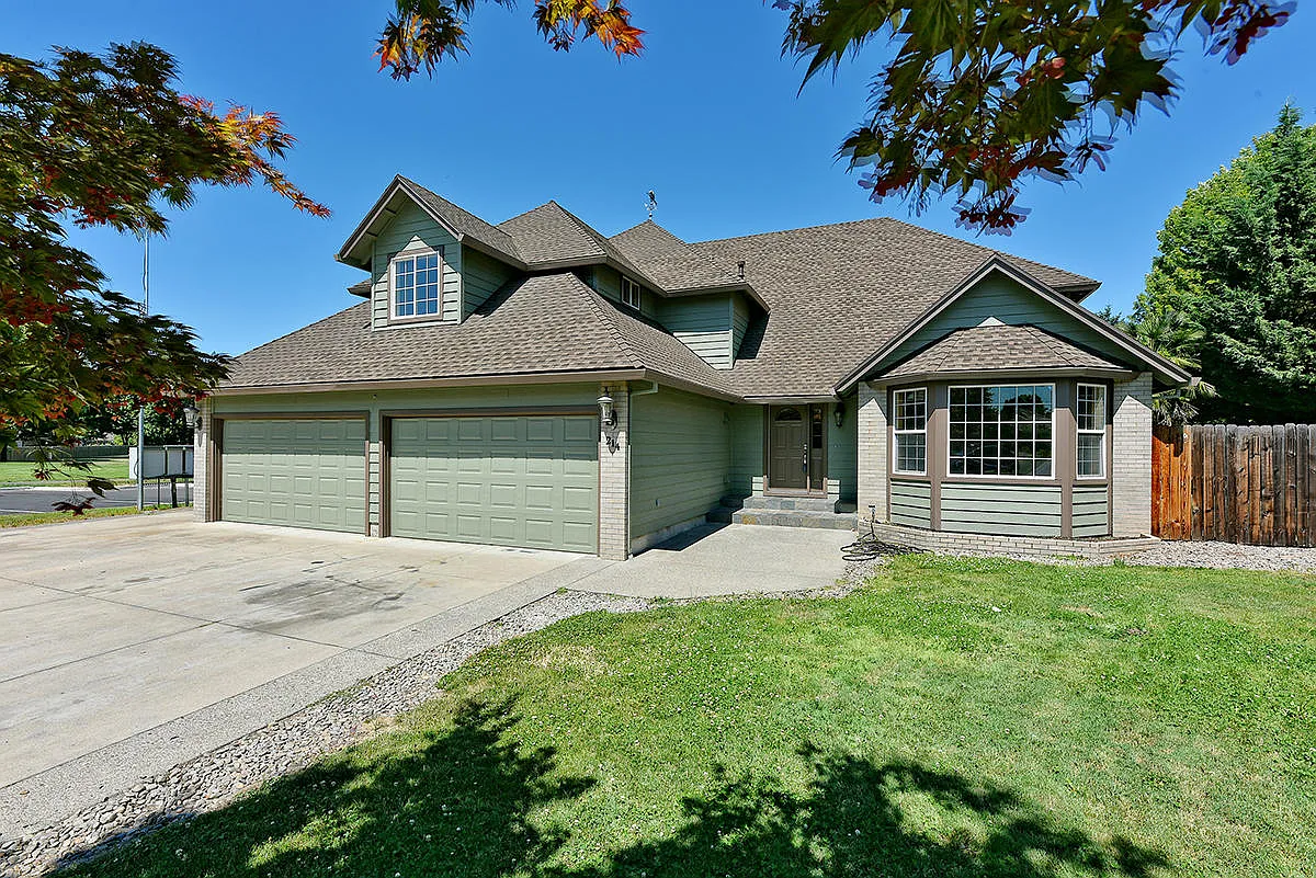 214 Tiffany Ave photo 1
