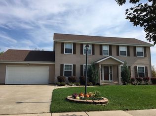 8550 S Golden Lake Way, Franklin, WI 53132
