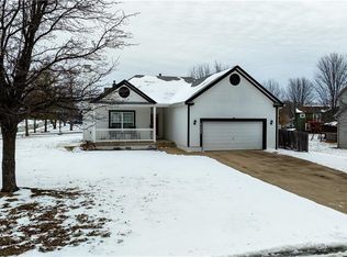 21290 W 227th St, Spring Hill, KS 66083