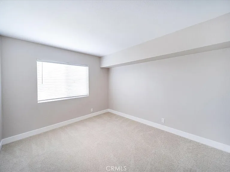 24687 New Haven Dr — Photo 30