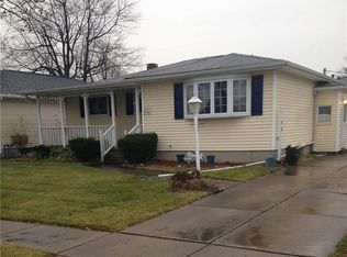 87 Surfside Pkwy, Cheektowaga, NY