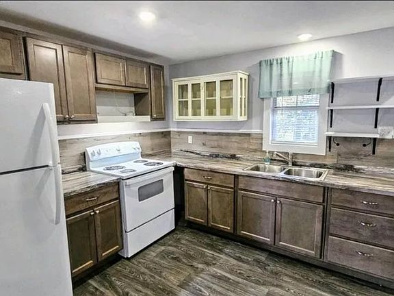 4th image of 5250 Oakwood Dr