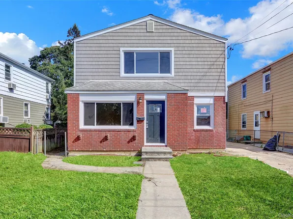 318 Vincent Avenue, Lynbrook, NY 11563