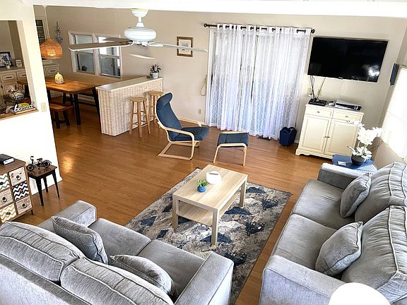 5th image of 6154 Holly Ln