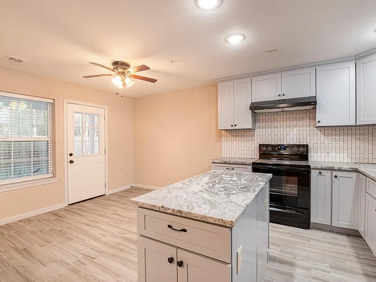 22262 Adams St #9 — Photo 5