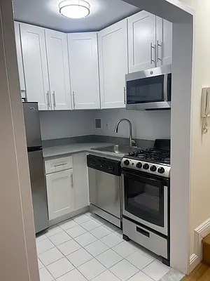 Rented by Urban Real Estate Inc | media 10