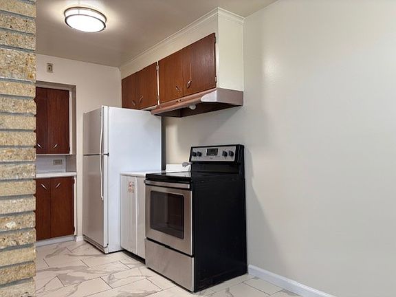 4th image of 203 3rd Ave S APT 10