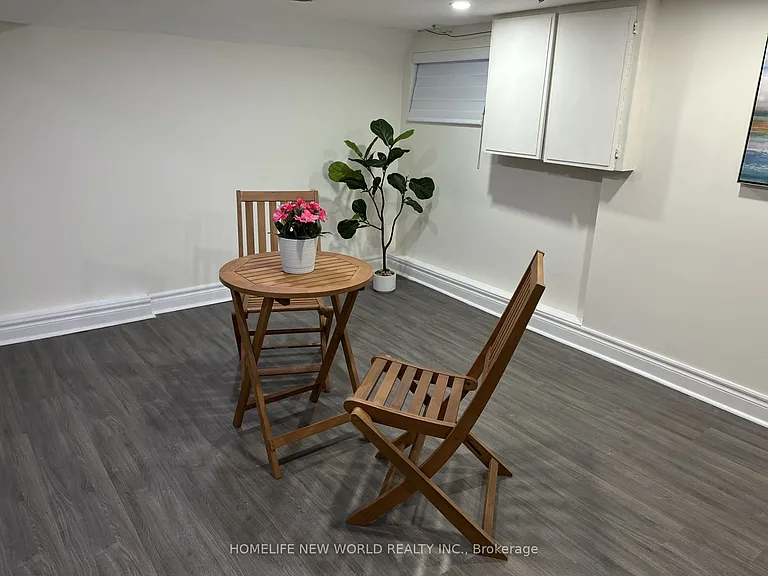 19 Britannia Ave — Photo 28