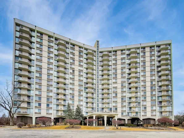 40 N Tower Rd APT 4F, Oak Brook, IL 60523