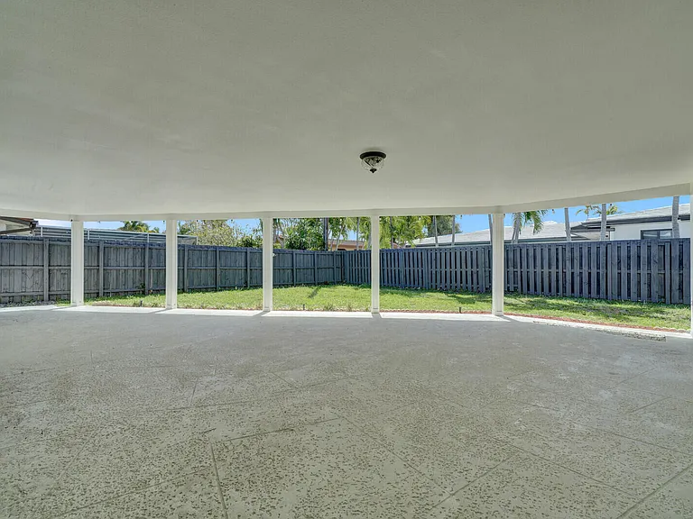 2152 NE 61st Ct — Photo 35