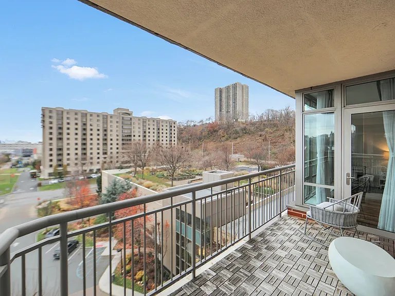 8100 River Rd #601 — Photo 5