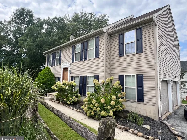 208 S Lime St, Quarryville, PA 17566