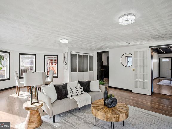 4th image of 13704 Tower Rd