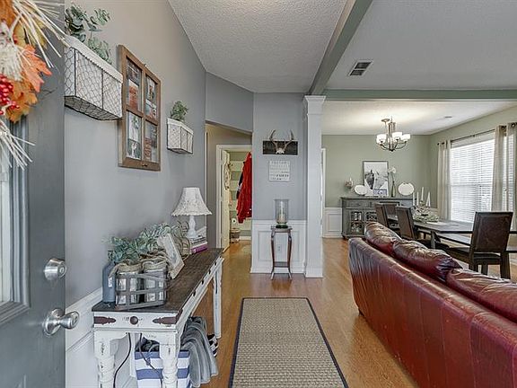 5th image of 2708 Cottesford Dr SE
