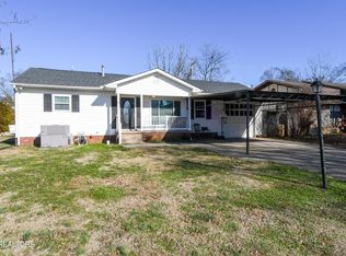 2620 Marshall St, Maryville, TN 37804
