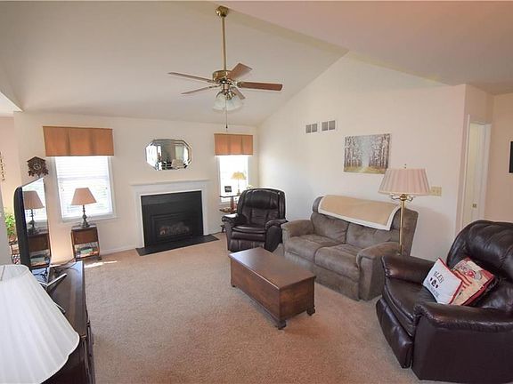 3rd image of 1242 Briarwood Ln