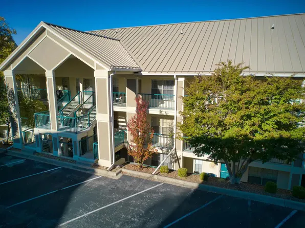 225 Lower Emerald Circle #16, Hollister, MO 65672