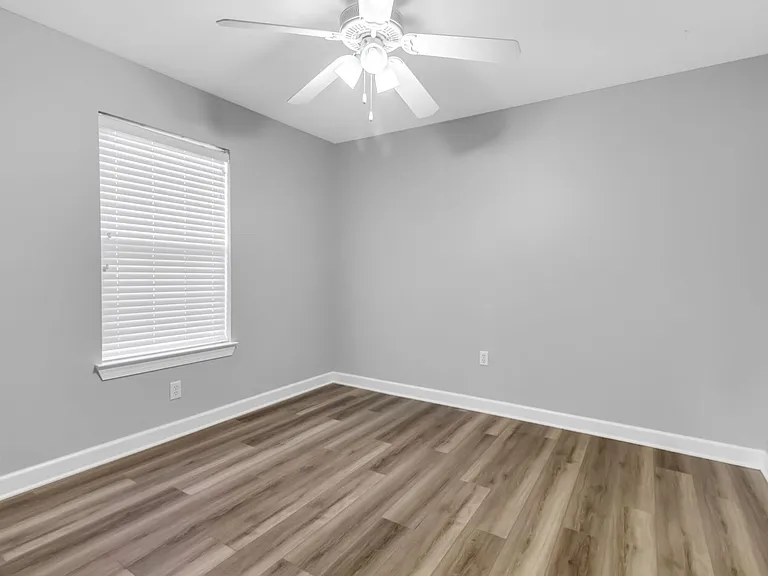 4429 Southminster Cir — Photo 45