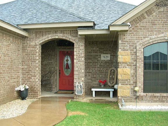 3rd image of 5129 Royalwood Dr