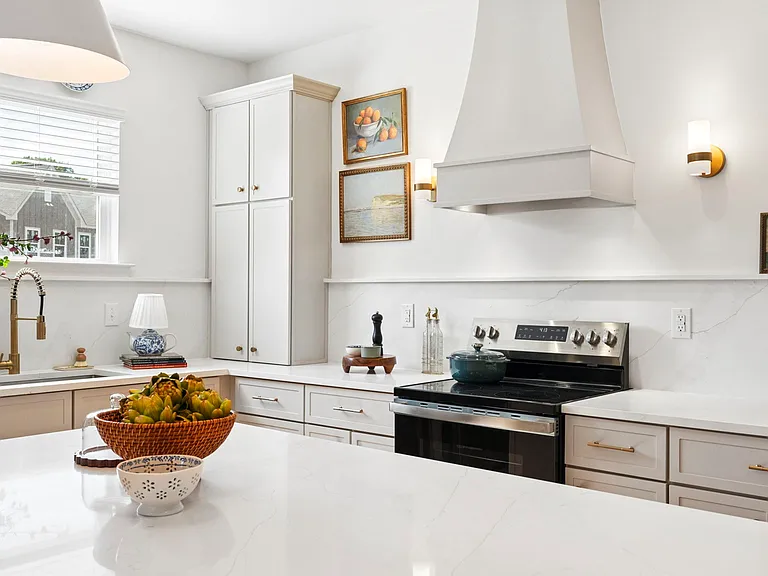New Classically designed Duet style homes for Rent in Charlotte — Photo 9