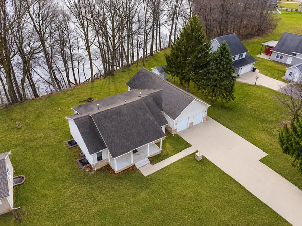 3220 Fairhaven Dr, Allegan, MI 49010