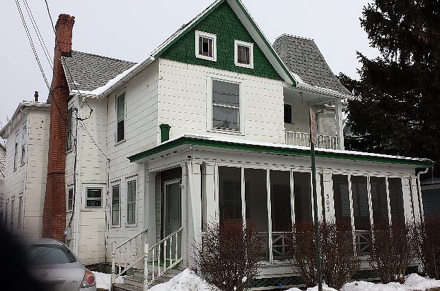 1st image of 302 E 4th St