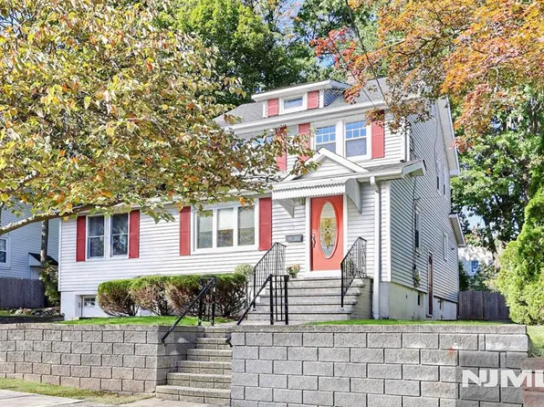 38 Windsor Road, Oradell, NJ 07649