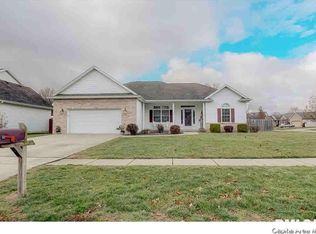 105 Winter Park Dr, Chatham, IL 62629