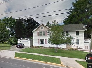 1040 Park Ave, Columbus, WI 53925