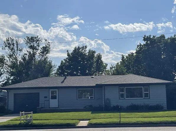 114 N Main St, Yuma, CO 80759