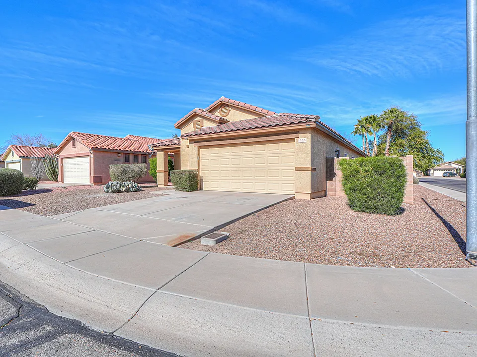 556 W Mirage Loop