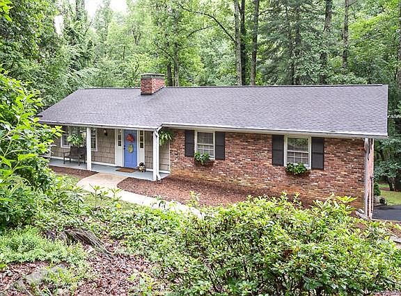 3rd image of 935 Toxaway Dr