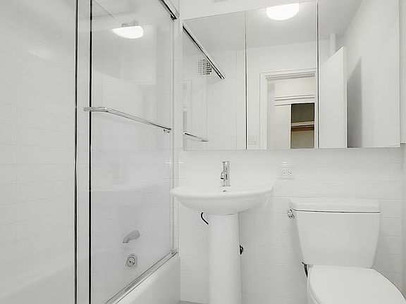 5th image of 316 E 55th St APT 4E