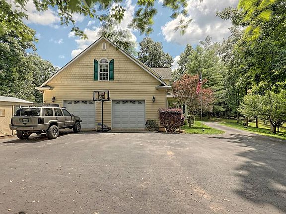 4th image of 3310 Rooster Ln