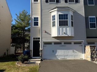 107 Mercer Ct, Fairless Hills, PA 19030