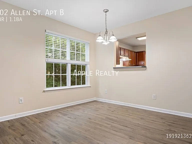 202 Allen St #B — Photo 4