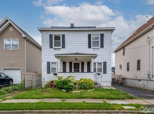 125 Pershing Ave, Iselin, NJ 08830