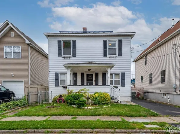 125 Pershing Ave, Iselin, NJ 08830