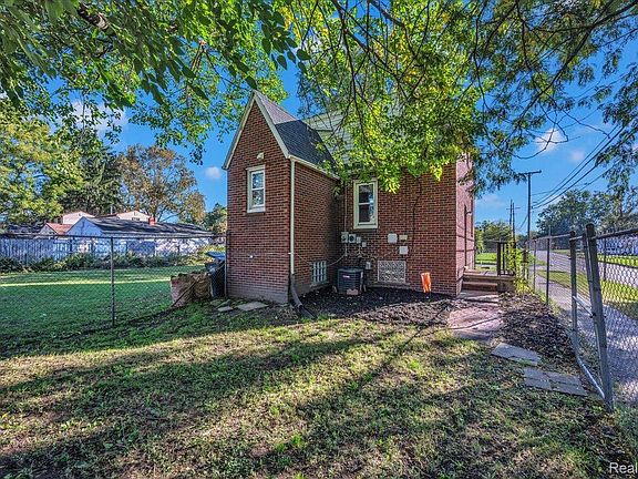 5th image of 6286 Glenis St