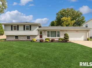 2311 Olympia Dr, Bettendorf, IA