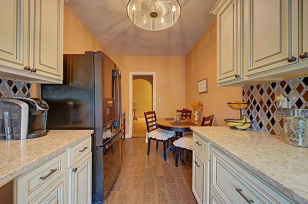 Sold by Landmarc Group | media 68