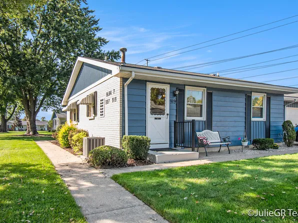 919 Andover Ct SE #38, Grand Rapids, MI 49508