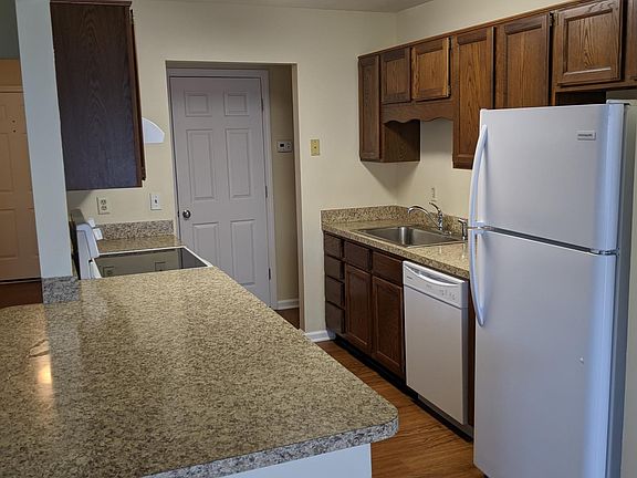 5th image of 3101 Chatham Dr
