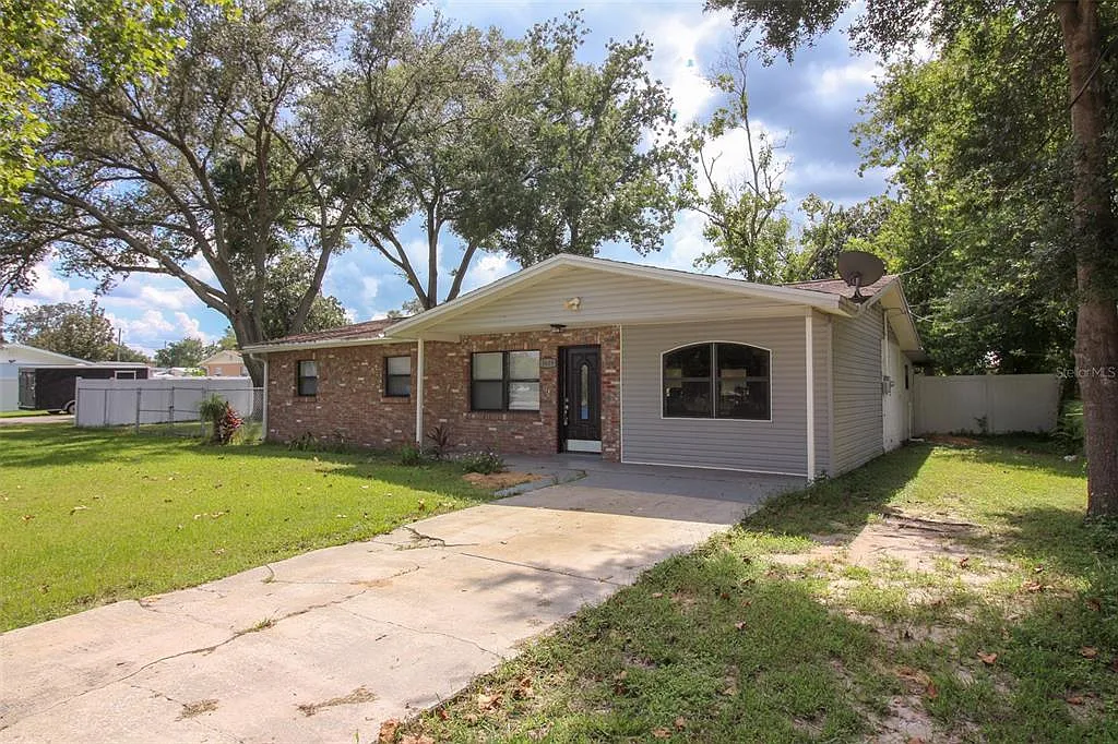 3 bed, 1.5 bath, 1275 sqft, $1,850 — Photo 2