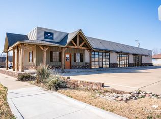 204 S Broadway St, Hinton, OK 73047