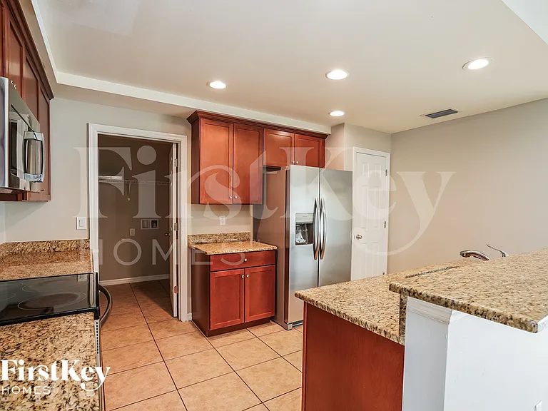 3229 NW 1st Ave — Photo 5